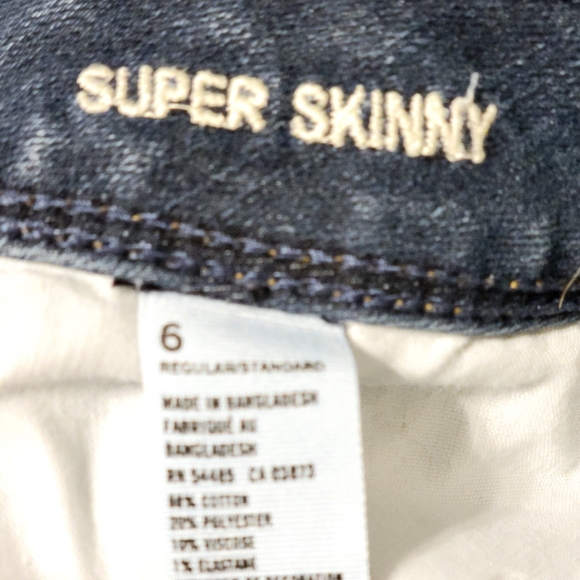 American Eagle | Super Skinny Jeans | Size 6 | Dark Wash - Picture 2 of 5